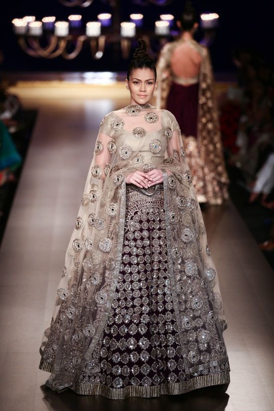 Photo of Manish Malhotra – Overview of 15 Years of Indian Fashion